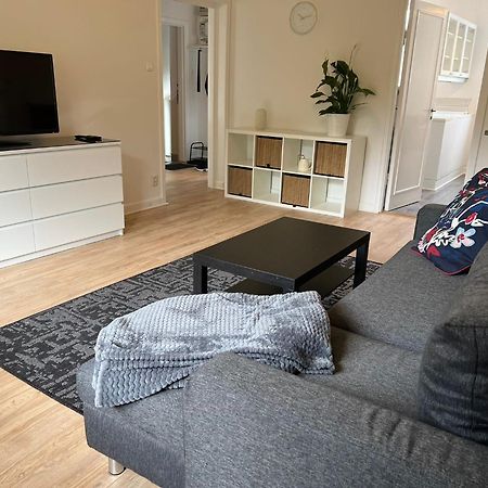 Apartamento Flatin Erbjuder Laegenheter I Soedra Estocolmo Exterior foto