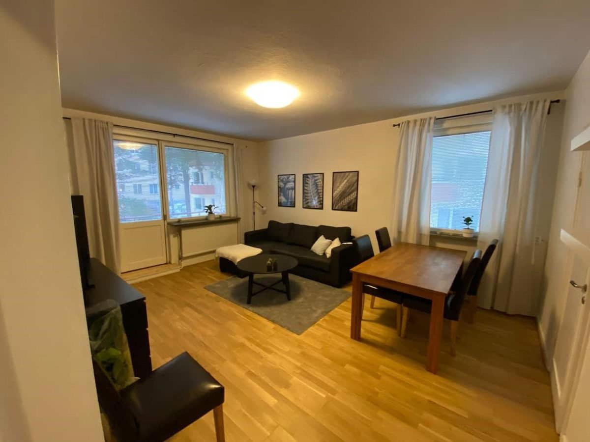 Apartamento Flatin Erbjuder Laegenheter I Soedra Estocolmo Exterior foto