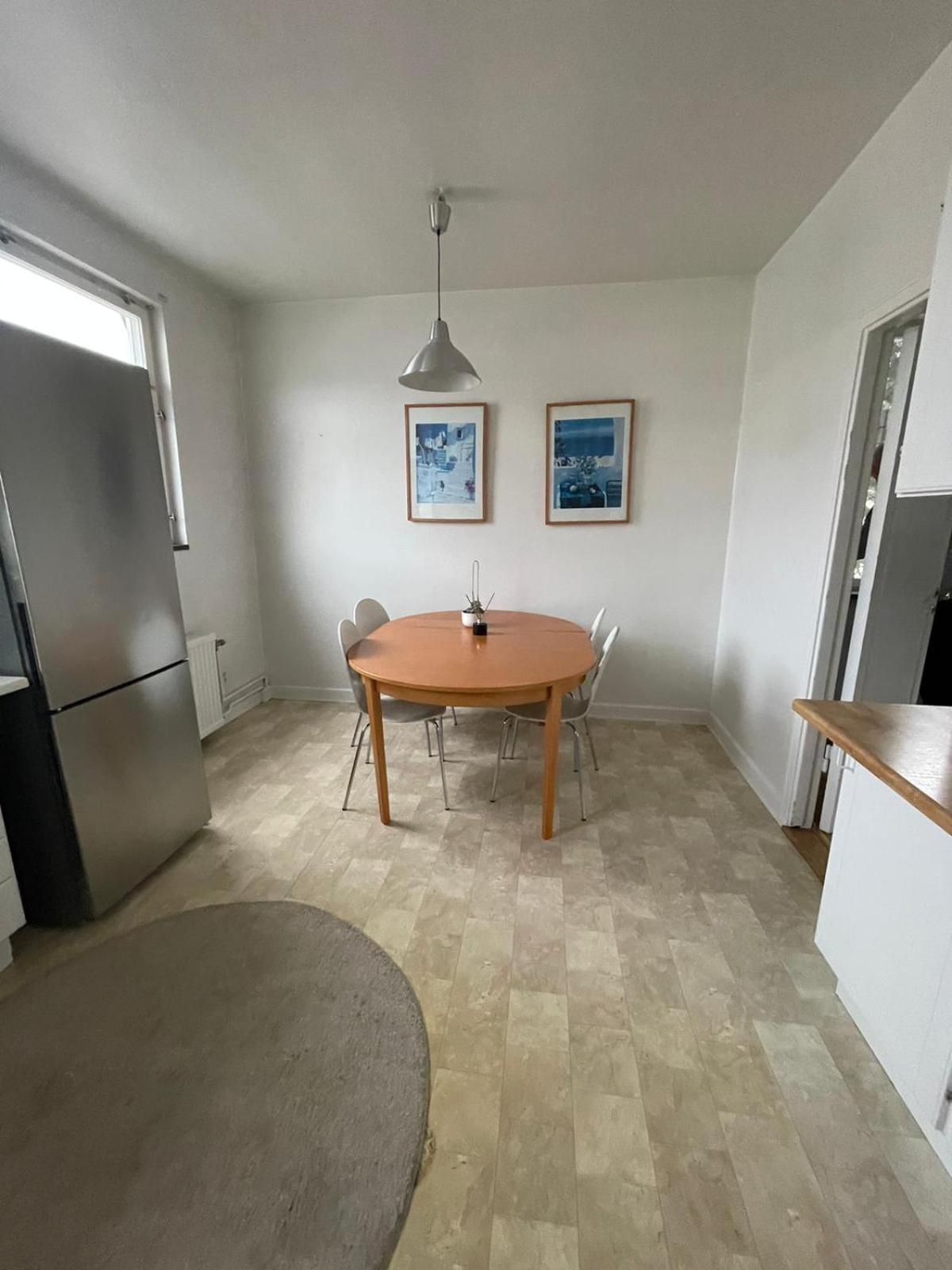 Apartamento Flatin Erbjuder Laegenheter I Soedra Estocolmo Exterior foto