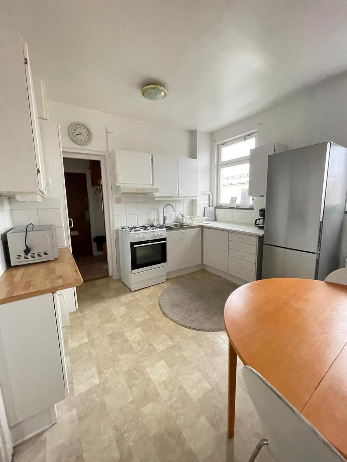 Apartamento Flatin Erbjuder Laegenheter I Soedra Estocolmo Exterior foto